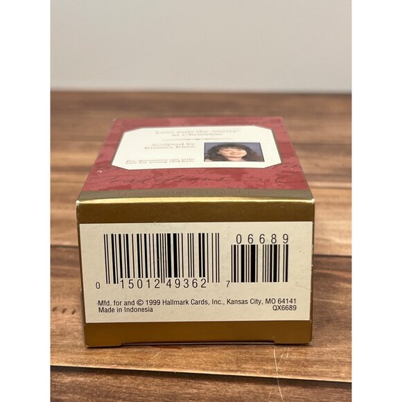 1999 HALLMARK KEEPSAKE ORNAMENT QX6689 OUR CHRISTMAS TOGETHER MOUSE LOVE - Picture 3 of 8